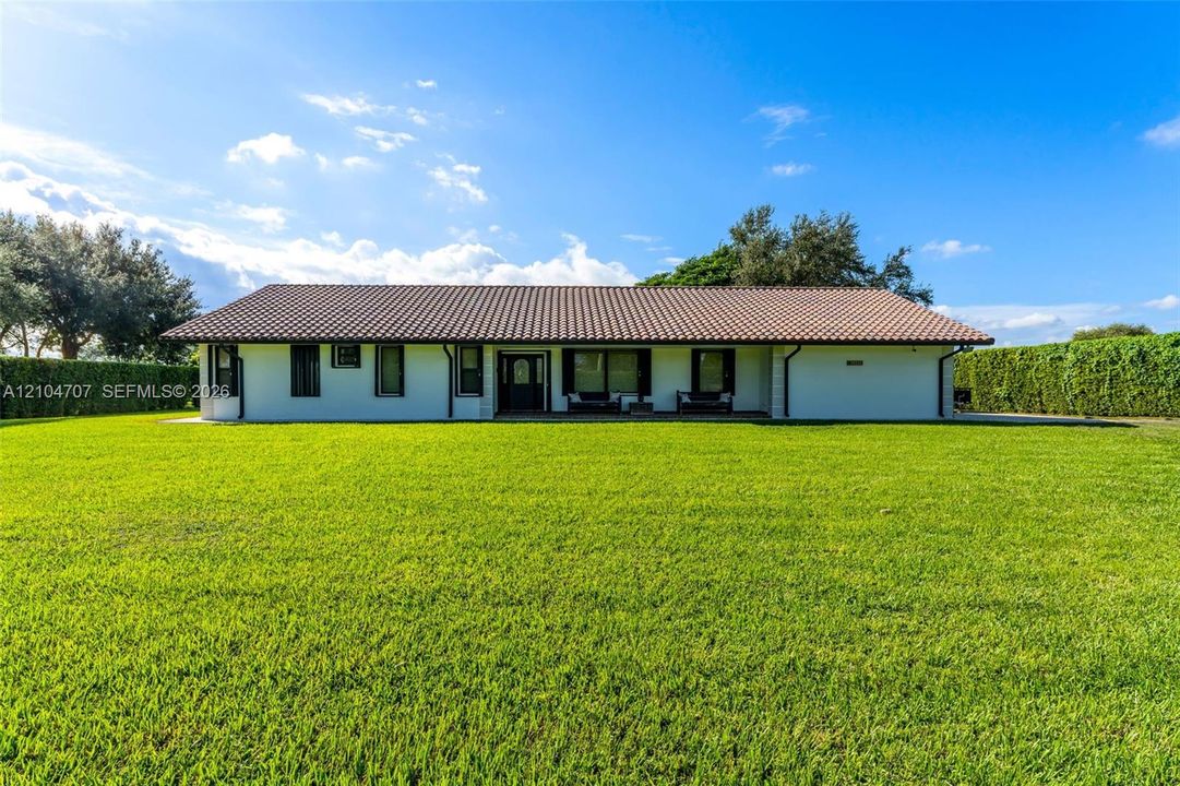 En Venta: $1,370,000 (5 camas, 4 baños, 3120 Pies cuadrados)