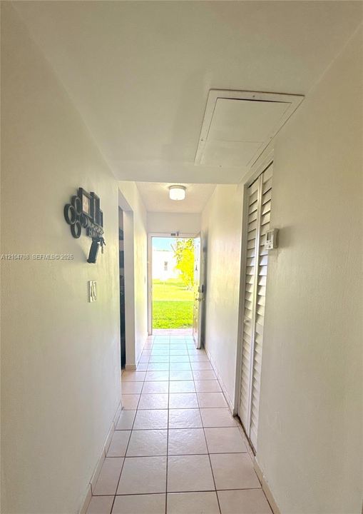 For Rent: $2,250 (3 beds, 2 baths, 997 Square Feet)