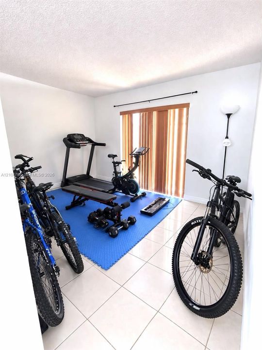 For Rent: $2,250 (3 beds, 2 baths, 997 Square Feet)