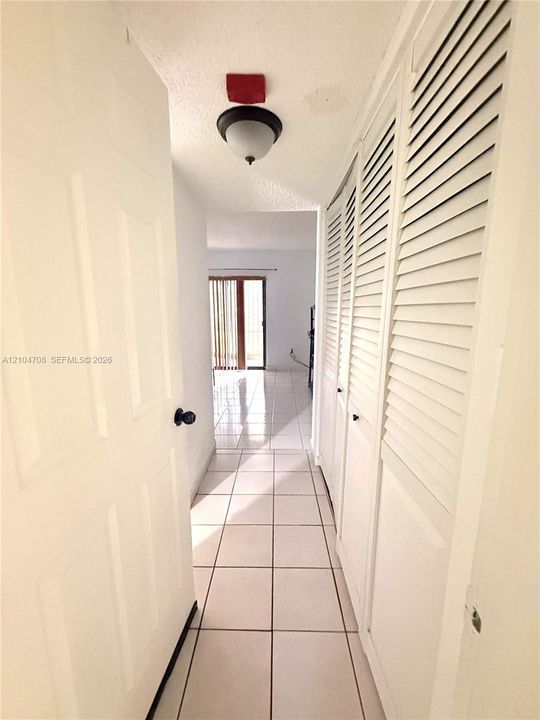 For Rent: $2,250 (3 beds, 2 baths, 997 Square Feet)