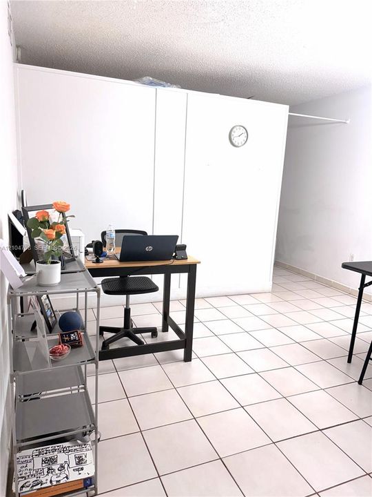 For Rent: $2,250 (3 beds, 2 baths, 997 Square Feet)