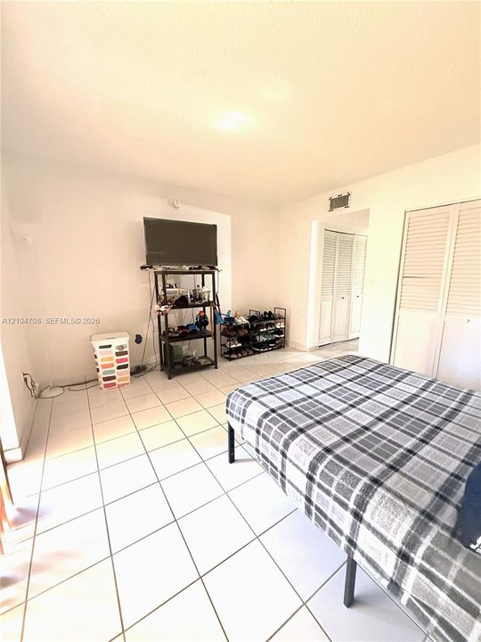 For Rent: $2,250 (3 beds, 2 baths, 997 Square Feet)