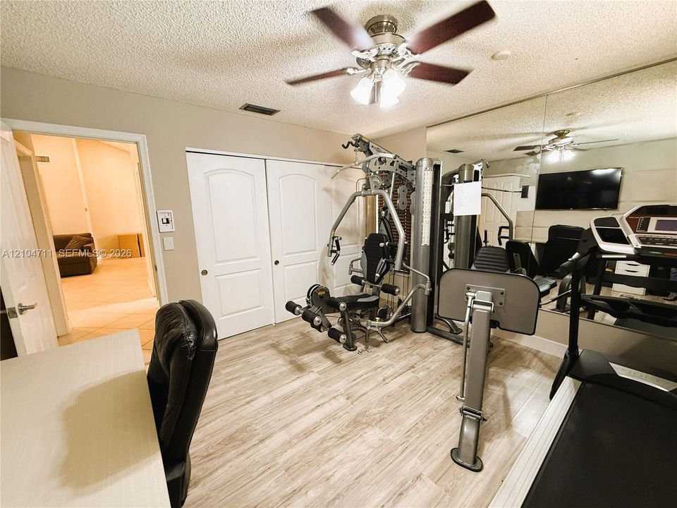 На продажу: $817,700 (3 спален, 2 ванн, 2053 Квадратных фут)
