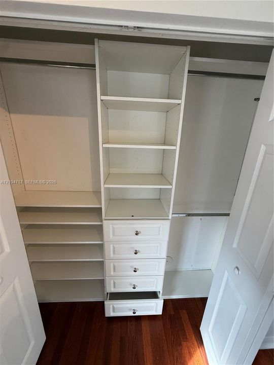 For Rent: $3,199 (3 beds, 2 baths, 1207 Square Feet)