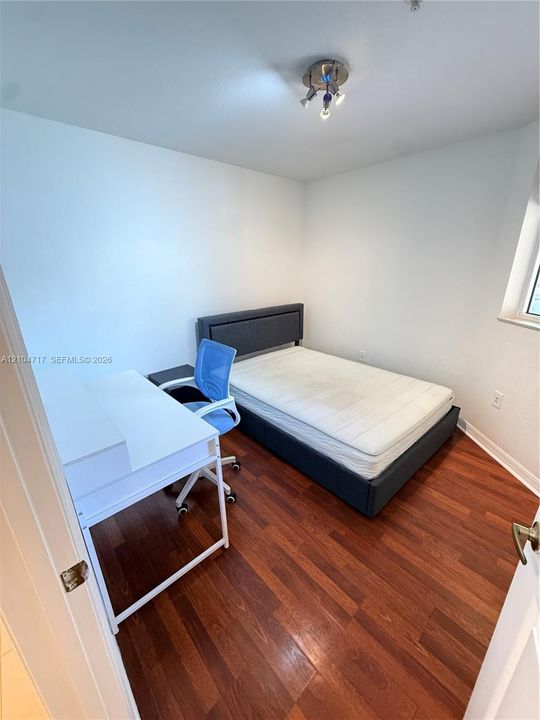 For Rent: $3,199 (3 beds, 2 baths, 1207 Square Feet)