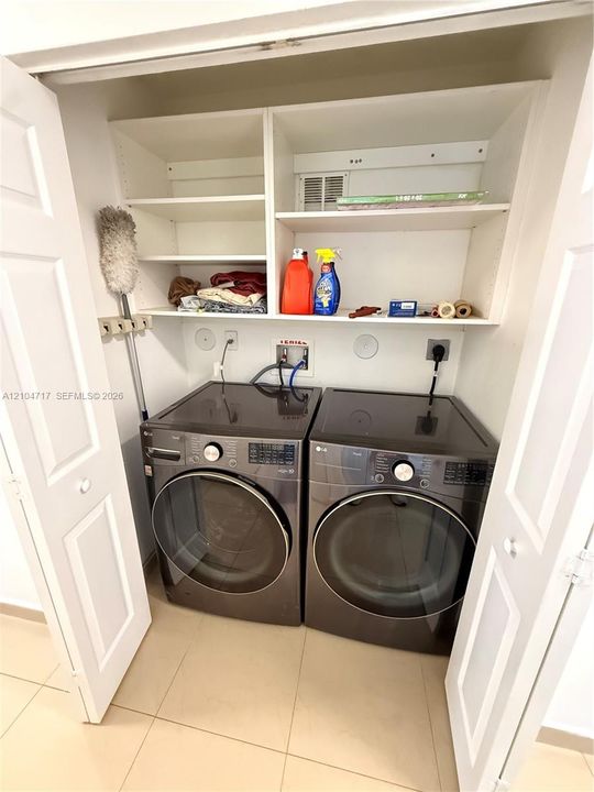 For Rent: $3,199 (3 beds, 2 baths, 1207 Square Feet)