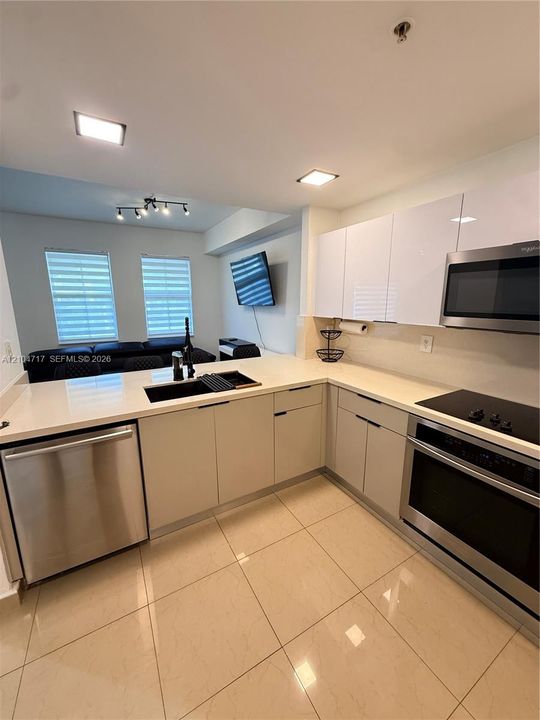 For Rent: $3,199 (3 beds, 2 baths, 1207 Square Feet)