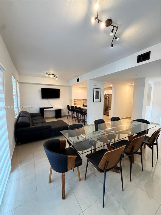 For Rent: $3,199 (3 beds, 2 baths, 1207 Square Feet)