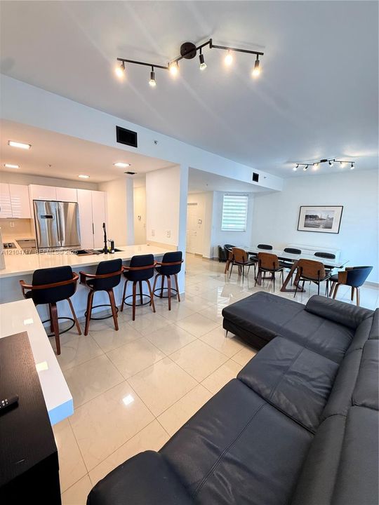 For Rent: $3,199 (3 beds, 2 baths, 1207 Square Feet)