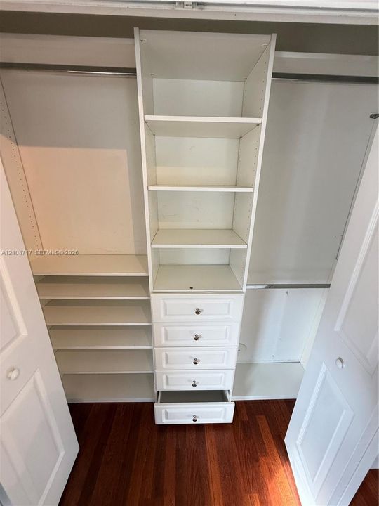 For Rent: $3,199 (3 beds, 2 baths, 1207 Square Feet)