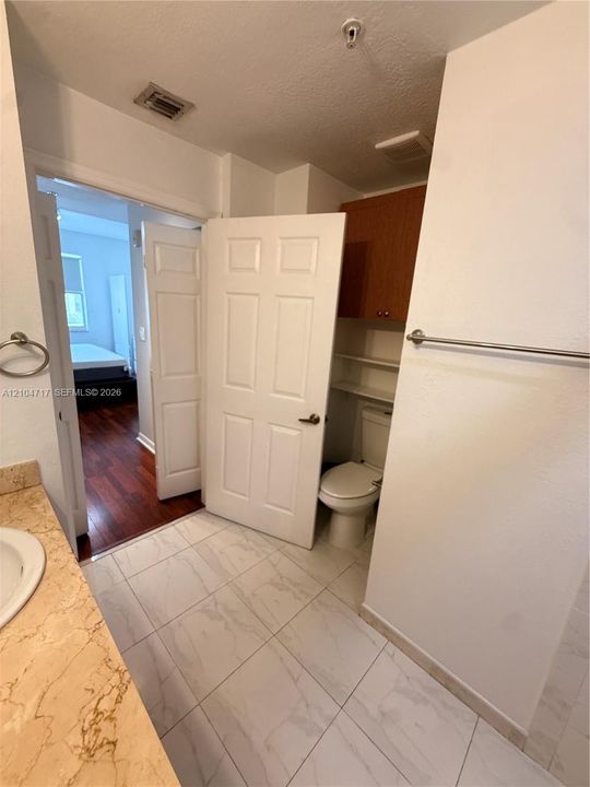 For Rent: $3,199 (3 beds, 2 baths, 1207 Square Feet)