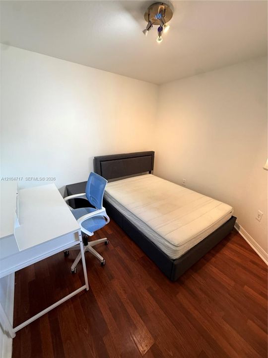 For Rent: $3,199 (3 beds, 2 baths, 1207 Square Feet)