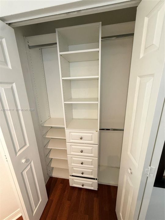 For Rent: $3,199 (3 beds, 2 baths, 1207 Square Feet)