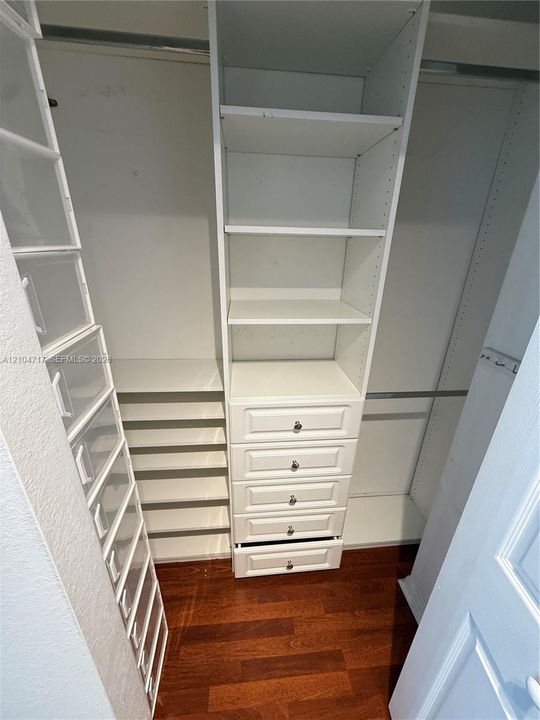 For Rent: $3,199 (3 beds, 2 baths, 1207 Square Feet)