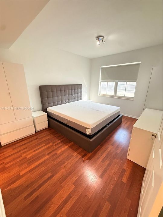 For Rent: $3,199 (3 beds, 2 baths, 1207 Square Feet)