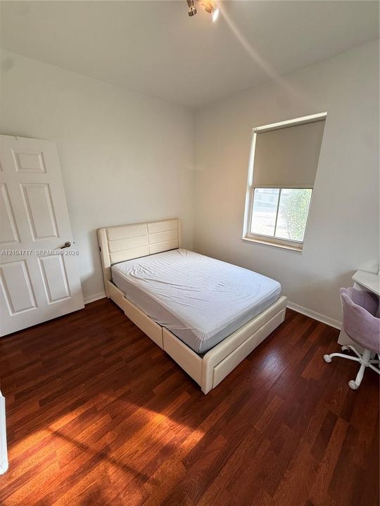 For Rent: $3,199 (3 beds, 2 baths, 1207 Square Feet)