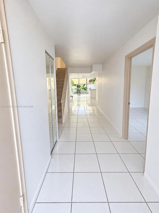 В аренду: $3,900 (3 спален, 2 ванн, 1798 Квадратных фут)