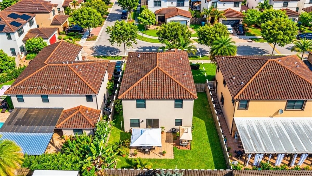На продажу: $635,000 (4 спален, 3 ванн, 2500 Квадратных фут)