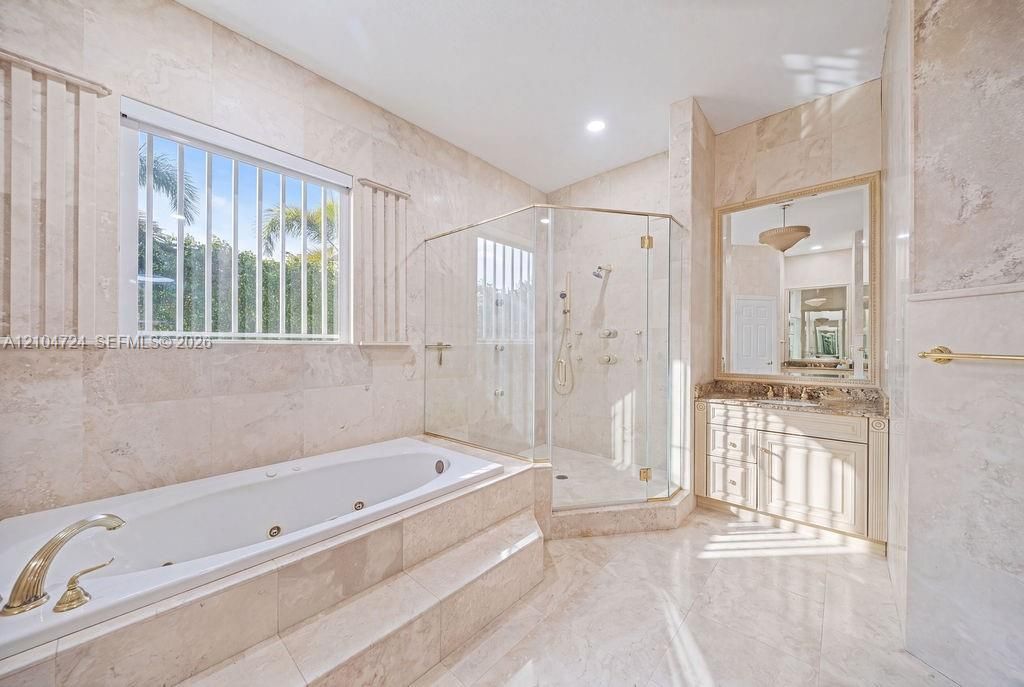 En Venta: $2,299,000 (5 camas, 4 baños, 3483 Pies cuadrados)