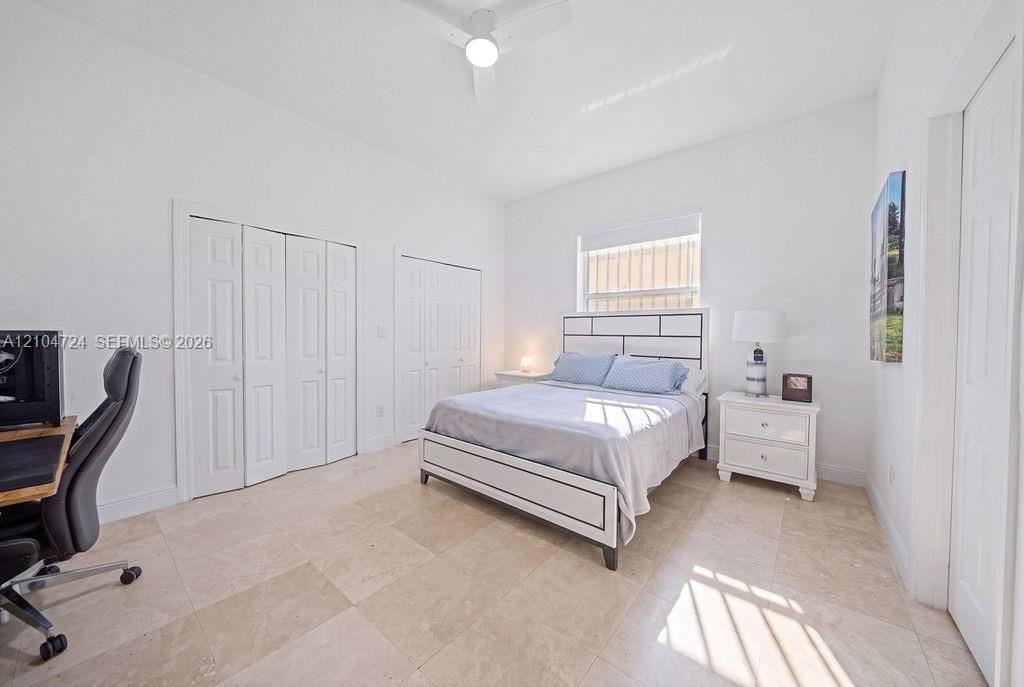 En Venta: $2,299,000 (5 camas, 4 baños, 3483 Pies cuadrados)