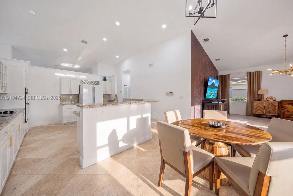 En Venta: $2,299,000 (5 camas, 4 baños, 3483 Pies cuadrados)
