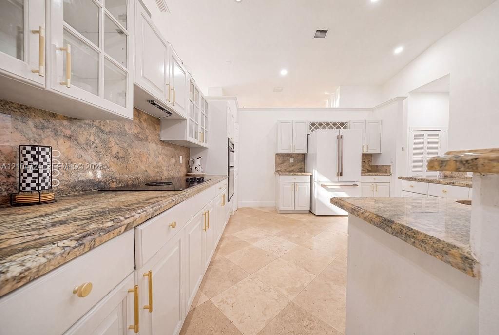 En Venta: $2,299,000 (5 camas, 4 baños, 3483 Pies cuadrados)