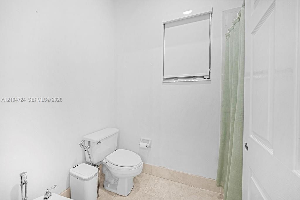 En Venta: $2,299,000 (5 camas, 4 baños, 3483 Pies cuadrados)