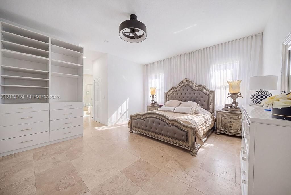 En Venta: $2,299,000 (5 camas, 4 baños, 3483 Pies cuadrados)