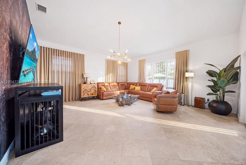 En Venta: $2,299,000 (5 camas, 4 baños, 3483 Pies cuadrados)