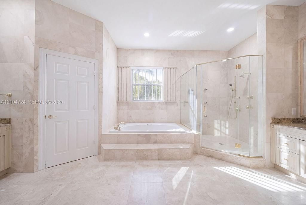 En Venta: $2,299,000 (5 camas, 4 baños, 3483 Pies cuadrados)