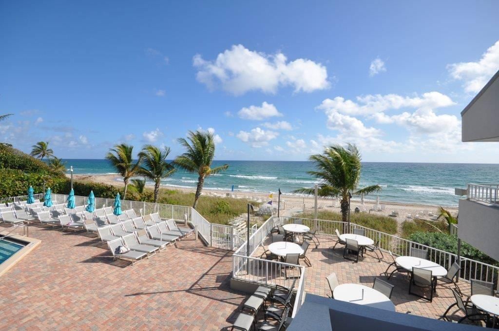 Beach Club Pool 2