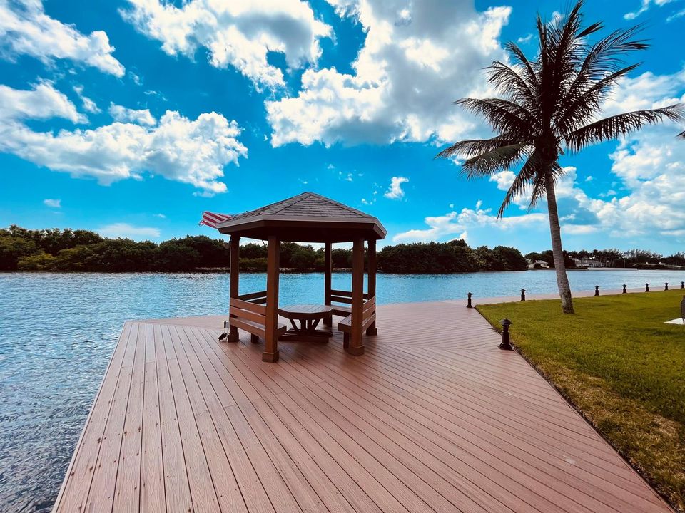 Gazebo On the Intracoastal