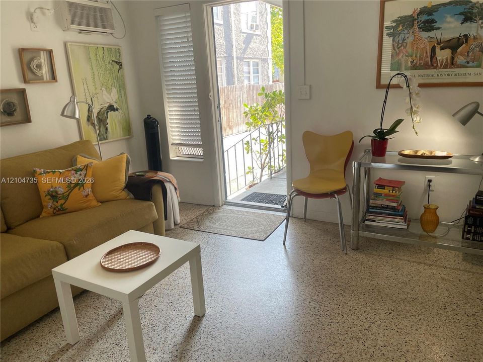 В аренду: $2,200 (2 спален, 1 ванн, 1590 Квадратных фут)