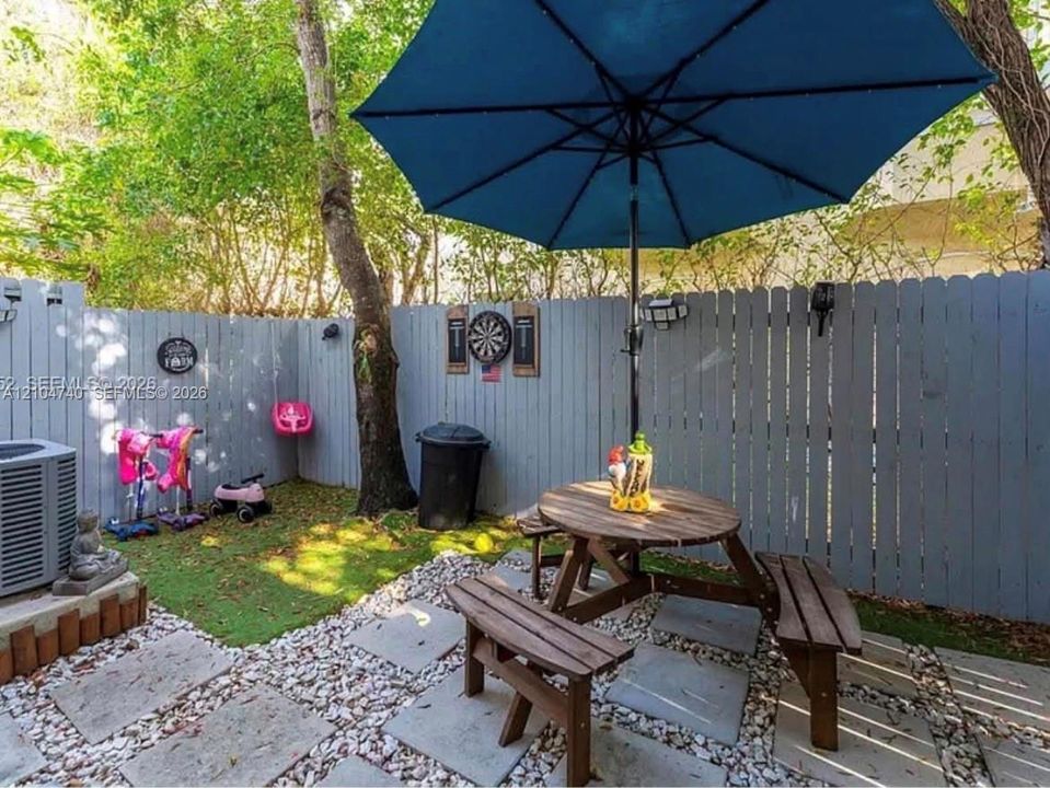 For Sale: $309,000 (3 beds, 2 baths, 1509 Square Feet)