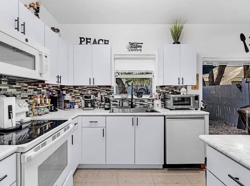 For Sale: $309,000 (3 beds, 2 baths, 1509 Square Feet)
