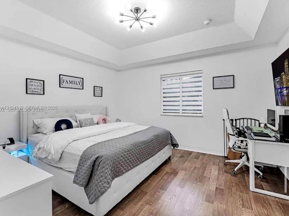 For Sale: $309,000 (3 beds, 2 baths, 1509 Square Feet)
