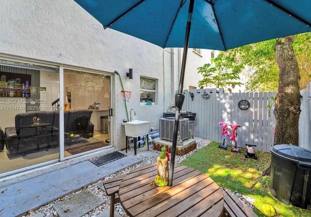 For Sale: $309,000 (3 beds, 2 baths, 1509 Square Feet)