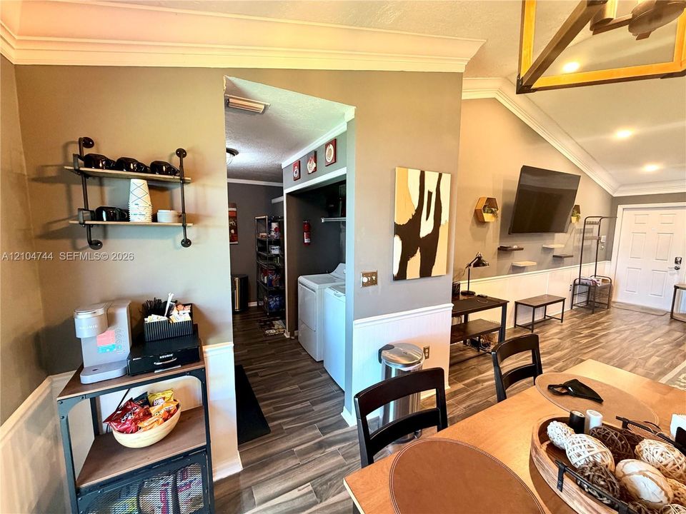На продажу: $625,000 (4 спален, 3 ванн, 1205 Квадратных фут)