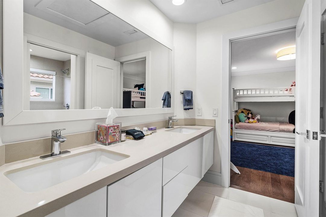 042-7080LionsHeadLane-BocaRaton-FL-33496