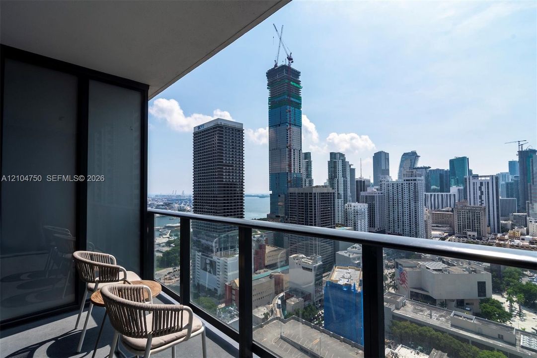 En Venta: $865,000 (2 camas, 2 baños, 837 Pies cuadrados)