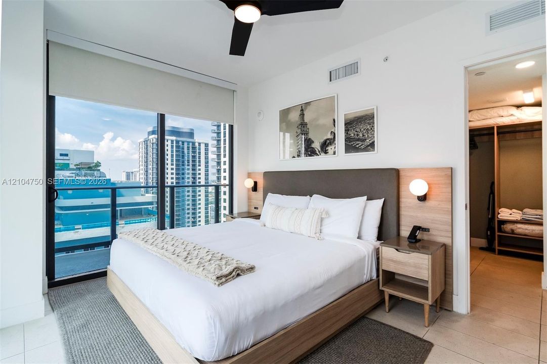 En Venta: $865,000 (2 camas, 2 baños, 837 Pies cuadrados)
