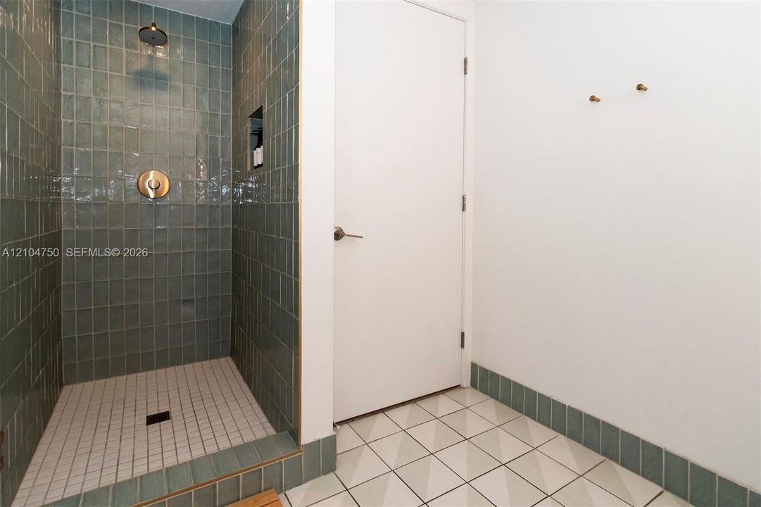 En Venta: $865,000 (2 camas, 2 baños, 837 Pies cuadrados)