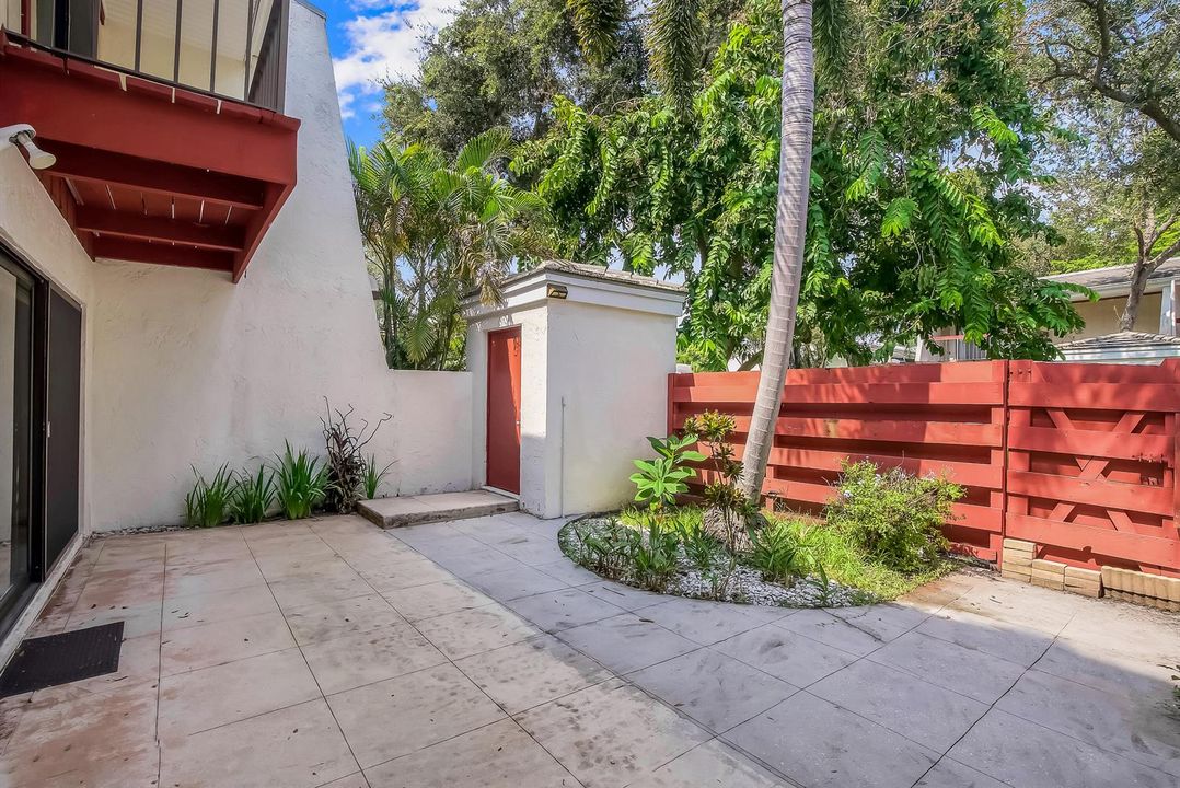 3015 Oaktree Lane, Hollywood, FL 33021 (