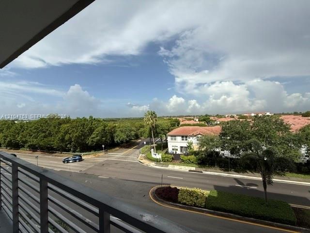 For Rent: $3,100 (2 beds, 2 baths, 1020 Square Feet)