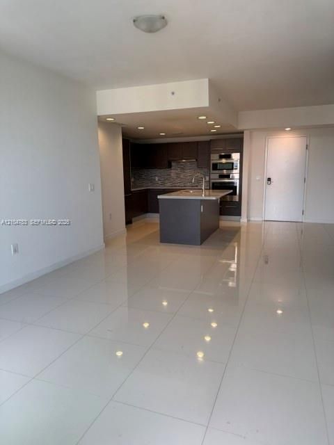 For Rent: $3,100 (2 beds, 2 baths, 1020 Square Feet)