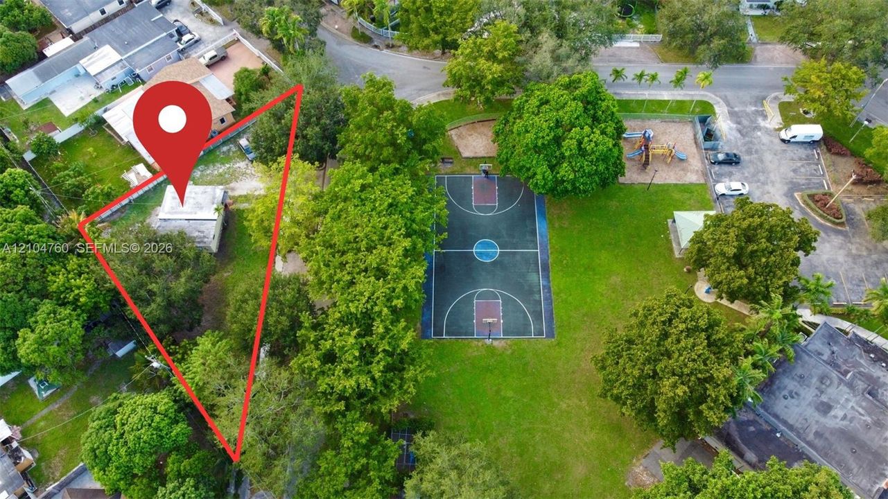 На продажу: $365,000 (2 спален, 1 ванн, 720 Квадратных фут)