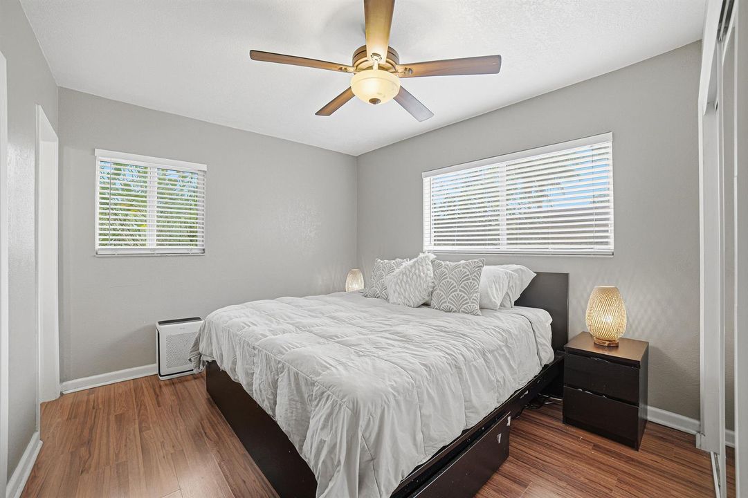 23-Bedroom2