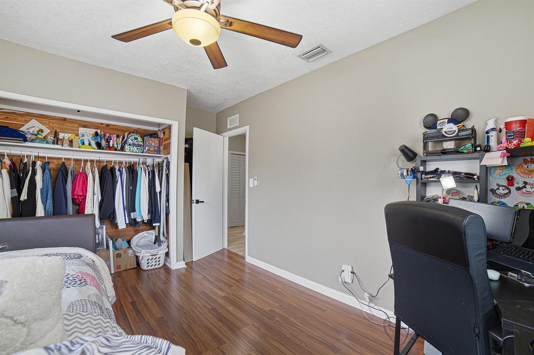 28-Bedroom3-B
