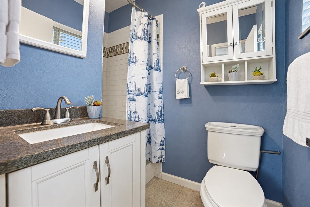 bathroom_without_bath_mat (1)