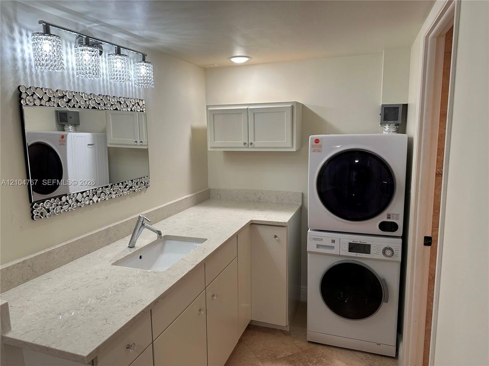 В аренду: $3,650 (2 спален, 2 ванн, 1206 Квадратных фут)